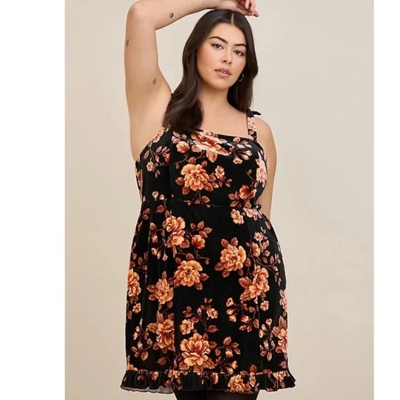 TORRID NWT AT THE KNEE VELVET RUFFLE TIER DRESS - Picture 3 of 6